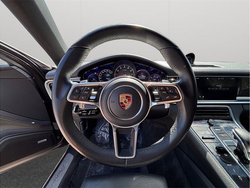 Used 2017 Porsche Panamera 4S image 25