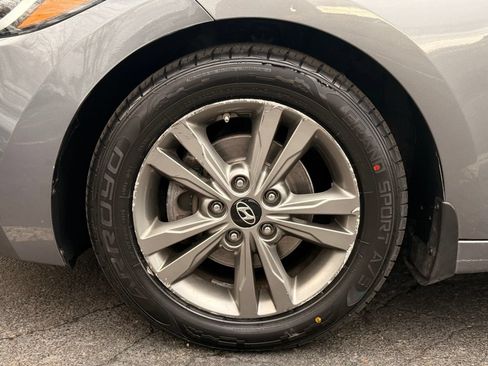 Used 2018 Hyundai Elantra Value Edition FWD image 10