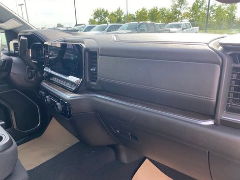 Used 2025 Chevrolet Silverado 1500 LT AWD/4WD image 19