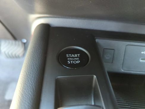 Certified 2025 Nissan Kicks SR FWD image 39