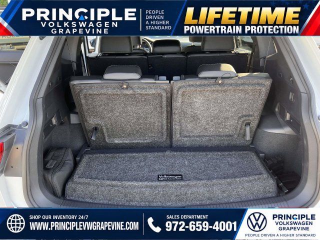Used 2023 Volkswagen Tiguan SE R-Line FWD image 25