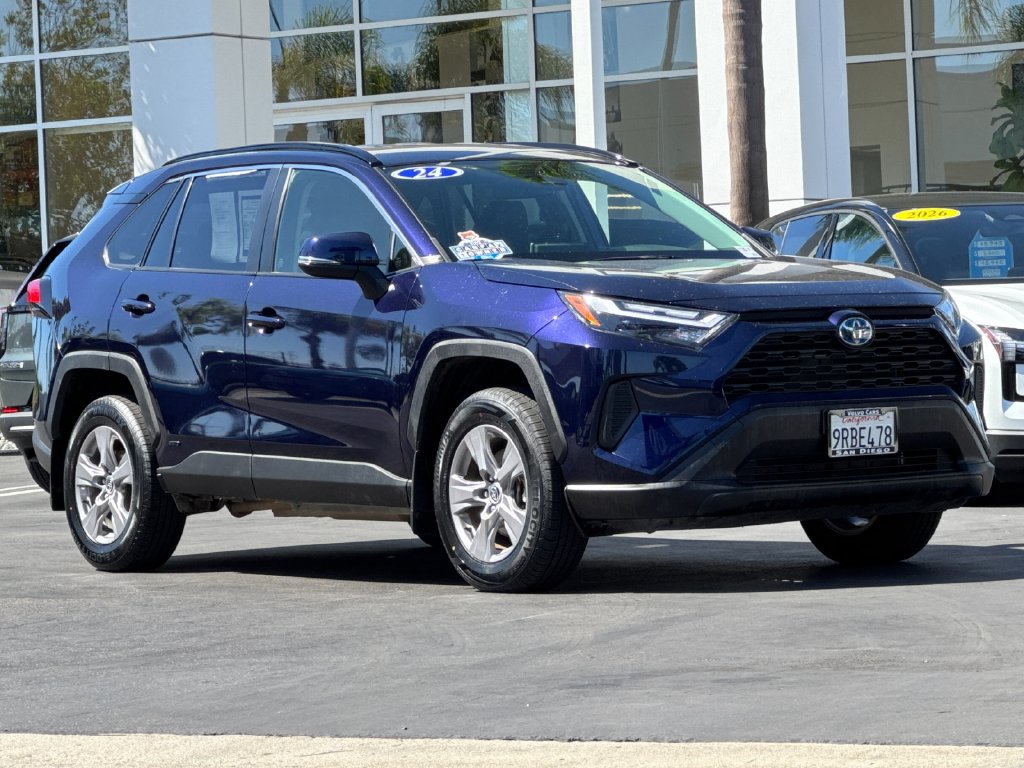 Used 2024 Toyota RAV4 XLE AWD/4WD image 7