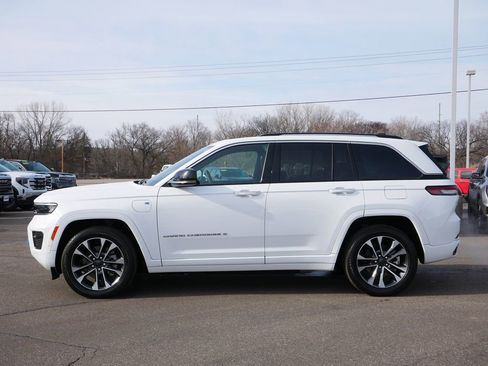 Used 2023 Jeep Grand Cherokee Overland AWD/4WD image 6