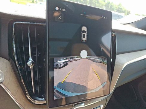 New 2026 Volvo XC60 B5 Core w/ Protection Package Premier image 14