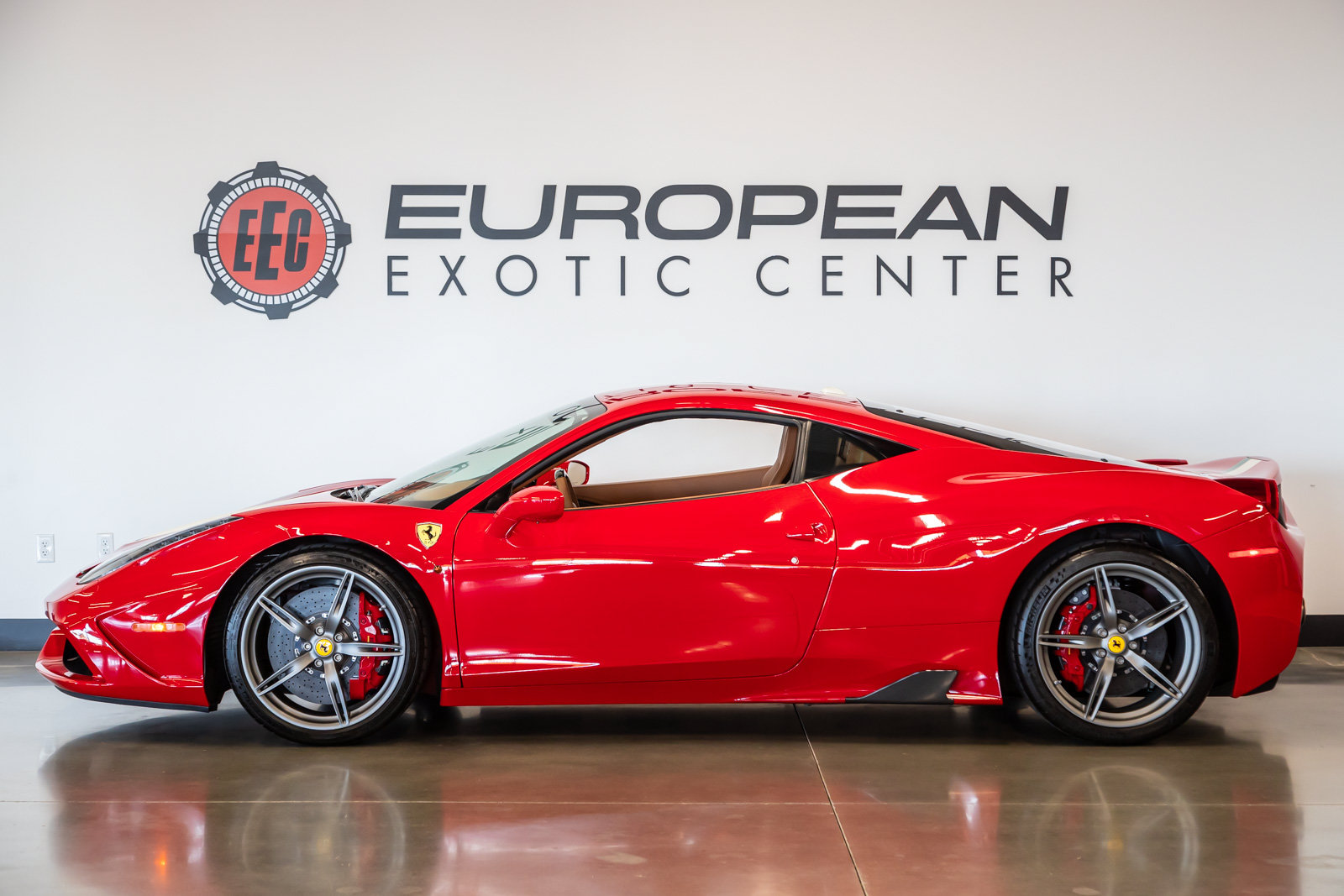 Used 2015 Ferrari 458 Speciale Coupe RWD image 7