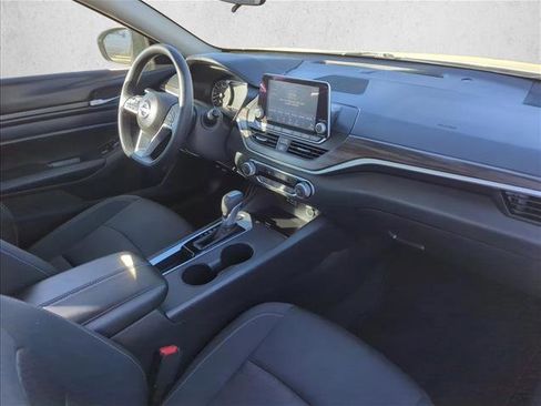 Used 2025 Nissan Altima 2.5 SV image 21