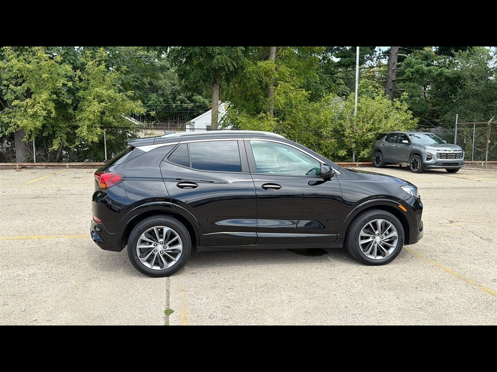 Used 2023 Buick Encore GX Select w/ Sport Touring Package FWD image 6