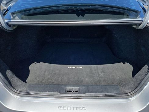 Used 2022 Nissan Sentra SV FWD image 17