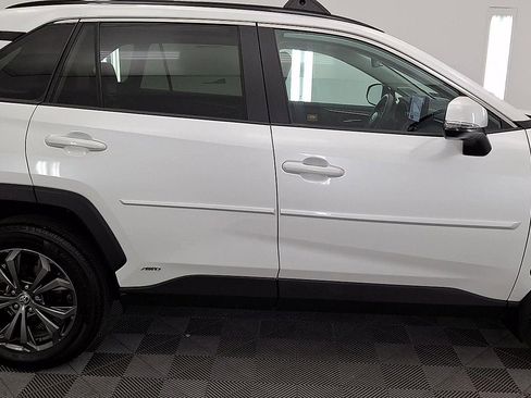 Certified 2023 Toyota RAV4 XLE Premium image 5