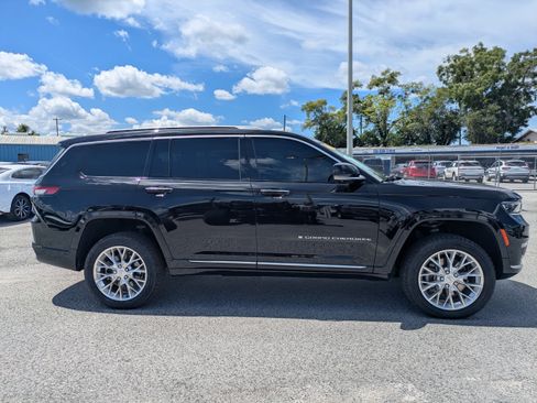 Used 2021 Jeep Grand Cherokee L Summit w/ Luxury Tech Group V AWD/4WD image 3