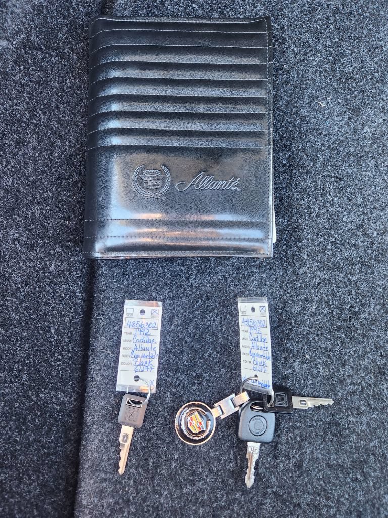 Used 1992 Cadillac Allante FWD image 38
