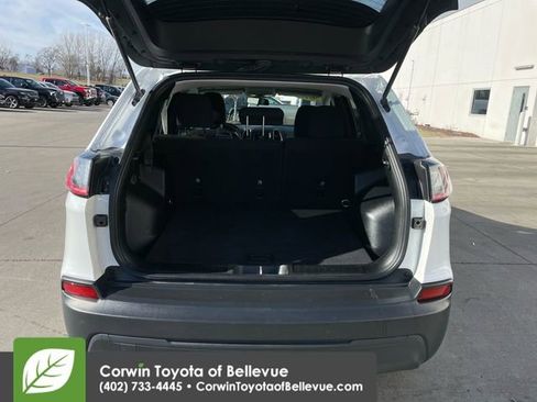 Used 2019 Jeep Cherokee Latitude w/ Popular Appearance Group image 16