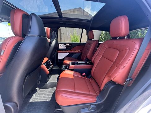 Used 2025 Lincoln Aviator Reserve w/ Equipment Group 201A AWD/4WD image 34