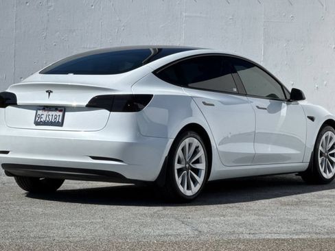 Used 2023 Tesla Model 3 Standard Range RWD image 3