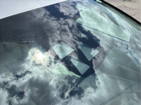 Used 2018 Ford Focus Titanium w/ Titanium Technology Package FWD image 12