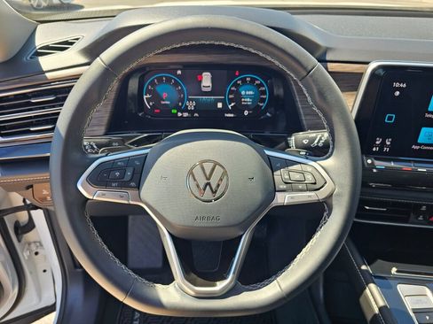 Certified 2024 Volkswagen Atlas SEL AWD/4WD image 16