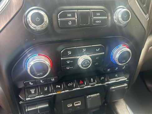 Used 2023 GMC Sierra 3500 Denali w/ Denali Ultimate Package AWD/4WD image 33