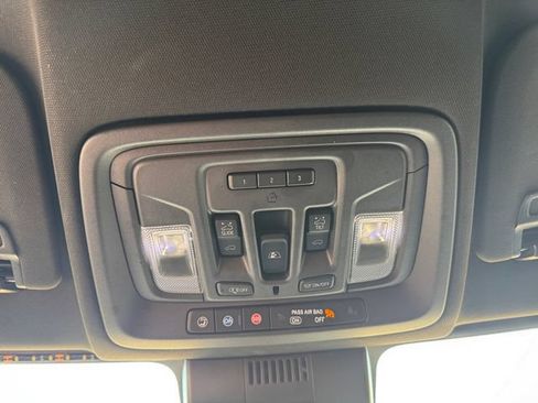 Used 2024 GMC Sierra 3500 AT4 w/ AT4 Premium Plus Package AWD/4WD image 29