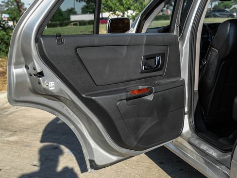 Used 2004 Cadillac SRX AWD/4WD image 40