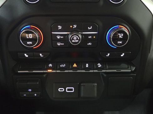 Used 2020 Chevrolet Silverado 1500 RST AWD/4WD image 15