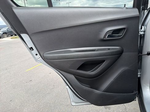 Used 2022 Chevrolet Trax LT w/ Driver Confidence Package image 21