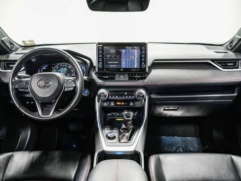 Certified 2022 Toyota RAV4 XSE w/ Weather Package AWD/4WD image 13
