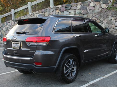 Used 2018 Jeep Grand Cherokee Limited image 9