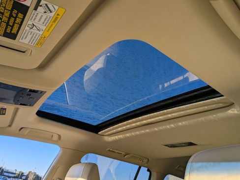 Used 2016 Lexus LX 570 4WD image 17