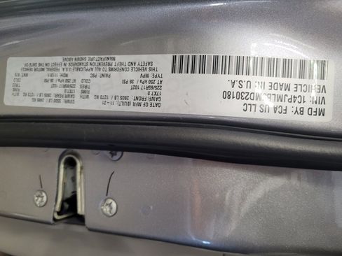 Used 2021 Jeep Cherokee Latitude Plus image 33