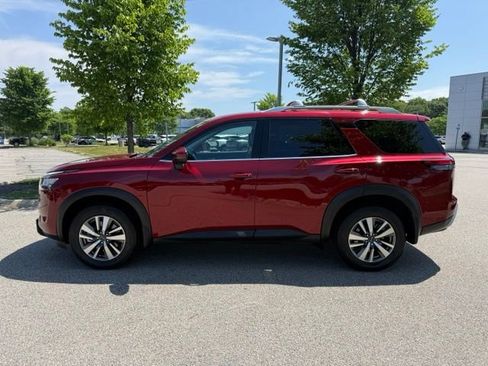 Certified 2025 Nissan Pathfinder SL AWD/4WD image 11