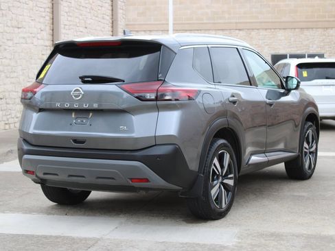 Used 2021 Nissan Rogue SL w/ Premium Package image 3