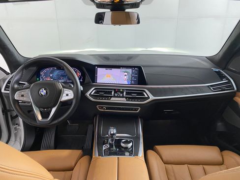 Used 2022 BMW X7 xDrive40i w/ Premium Package image 15