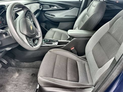 Used 2021 Chevrolet TrailBlazer LT w/ Sun and Liftgate Package FWD image 10