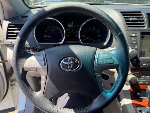 Used 2009 Toyota Highlander Limited w/ Extra Value Pkg 8 AWD/4WD image 9