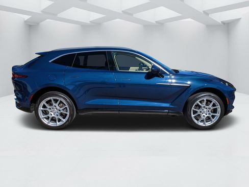 Used 2024 Aston Martin DBX image 2