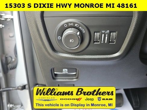 Used 2024 Jeep Grand Cherokee L Limited image 15