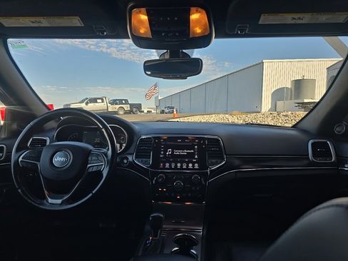 Used 2020 Jeep Grand Cherokee Limited image 24