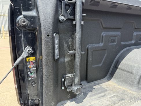 Used 2024 GMC Sierra 1500 AT4 image 23