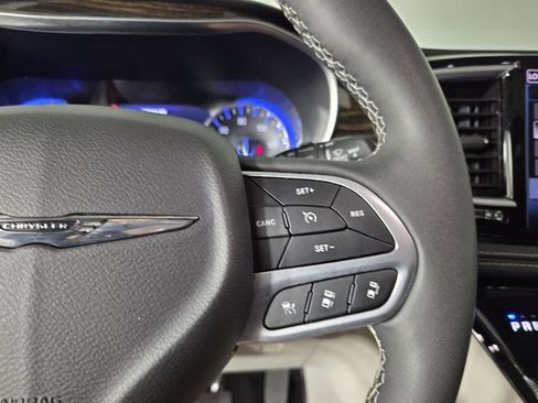 Certified 2024 Chrysler Pacifica Limited image 20