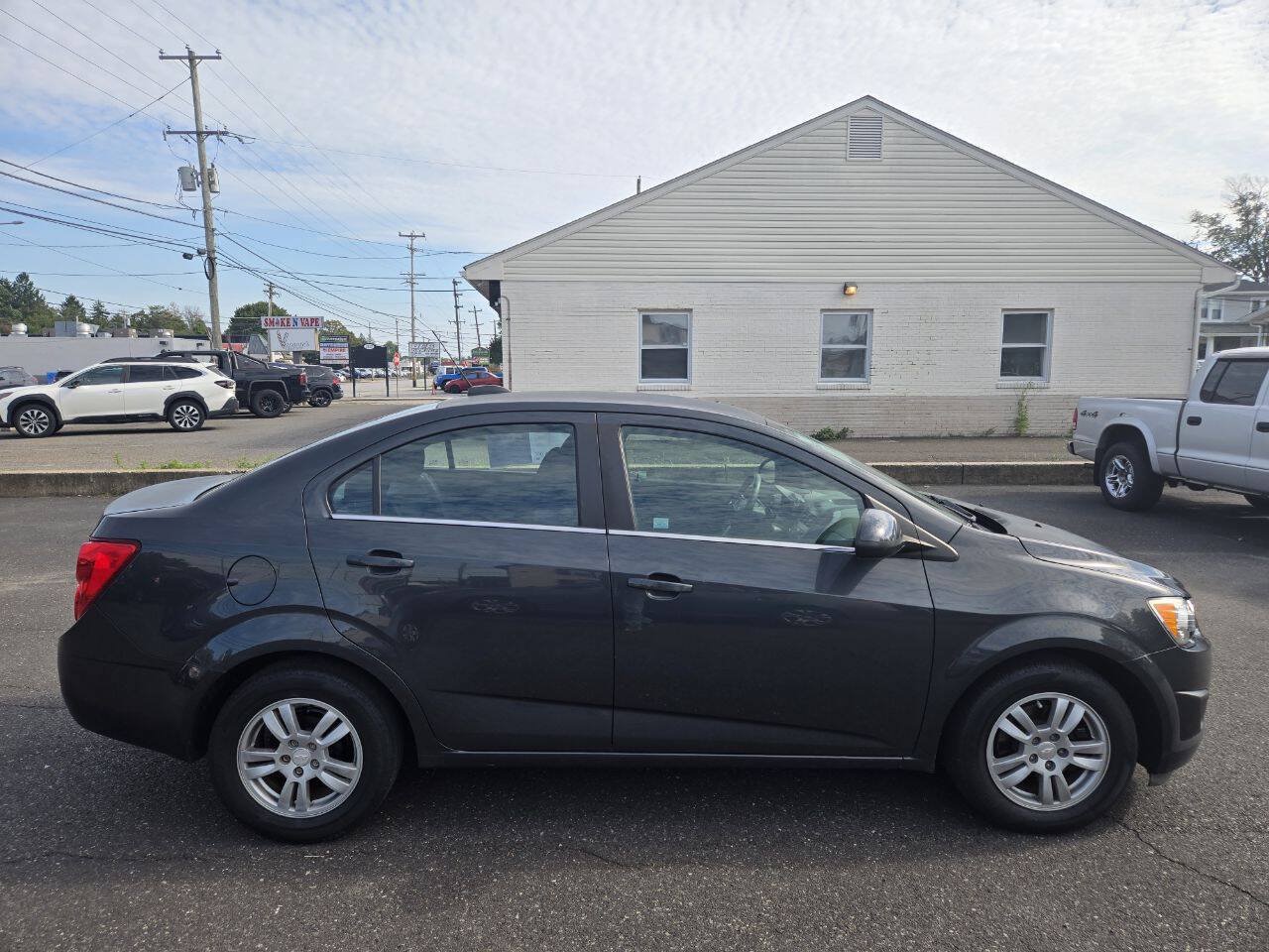 Used 2015 Chevrolet Sonic LT FWD image 5