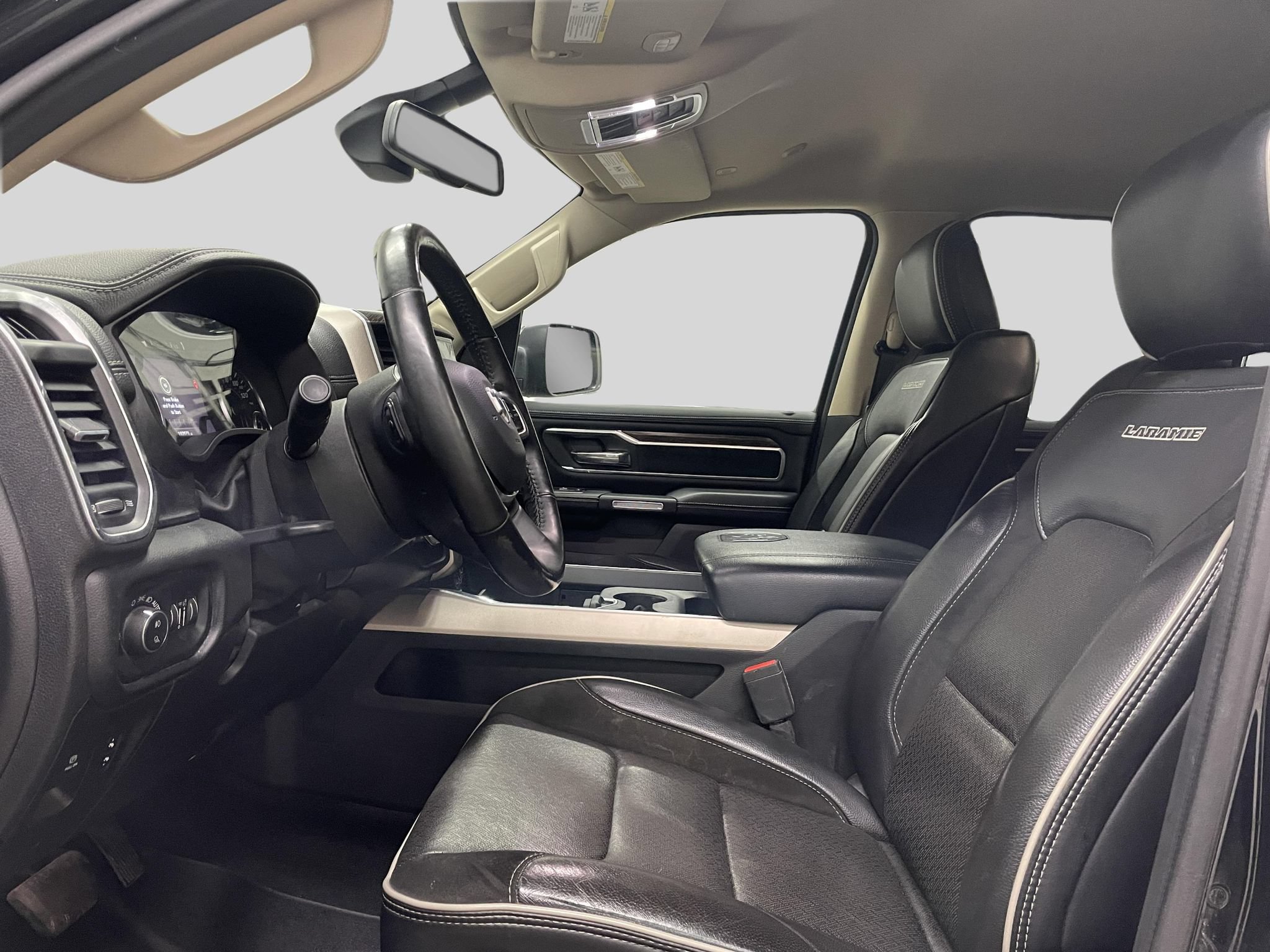 Used 2019 RAM 1500 Laramie AWD/4WD image 14