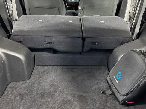 Used 2015 Nissan Leaf SV FWD image 21