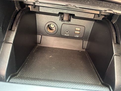 Used 2016 Subaru Legacy 2.5i Limited AWD/4WD image 13