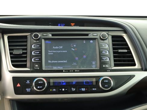 Used 2016 Toyota Highlander Limited FWD image 19