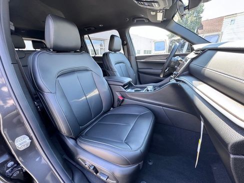New 2026 Jeep Grand Cherokee L Limited AWD/4WD image 18
