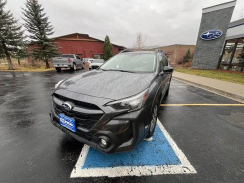 Used 2023 Subaru Outback Premium image 5