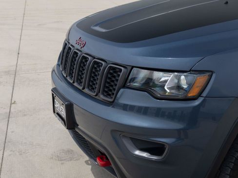 Used 2021 Jeep Grand Cherokee Trailhawk AWD/4WD image 11