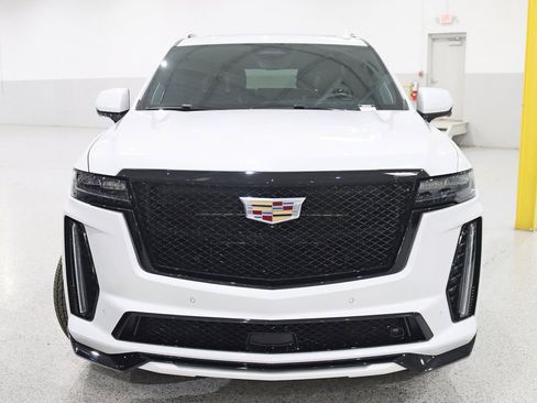 Used 2024 Cadillac Escalade V AWD/4WD image 8