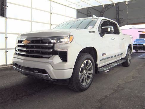 Used 2023 Chevrolet Silverado 1500 High Country w/ Technology Package AWD/4WD image 34