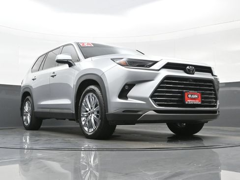 Used 2024 Toyota Grand Highlander AWD image 27